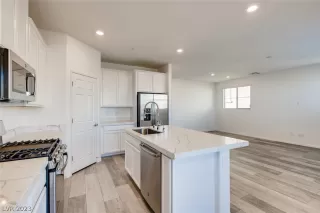 Photo #3: 2464461 Listing 