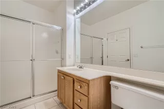 Photo #6: 2464464 Listing