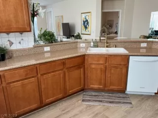 Photo #1: 2464466 Listing 