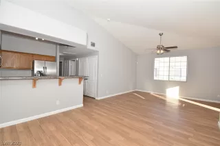 Photo #3: 2464487 Listing 