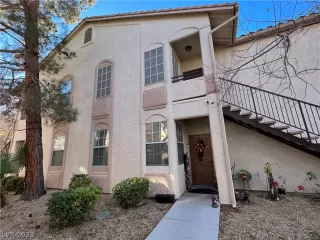 Photo #2: 2464495 Listing