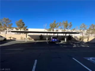 Photo #4: 2464495 Listing