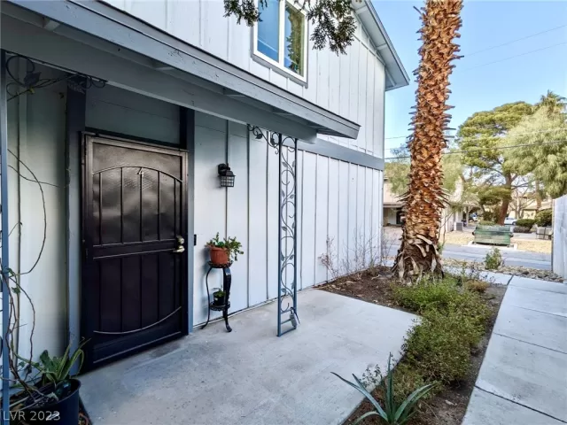 MLS: 2464514 Condo For Sale