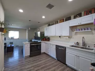 Photo #6: 2464514 Listing 