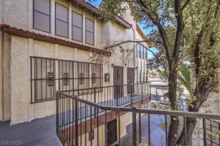 Photo #1: 2464518 Listing 