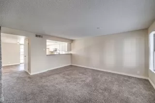 Photo #4: 2464518 Listing 