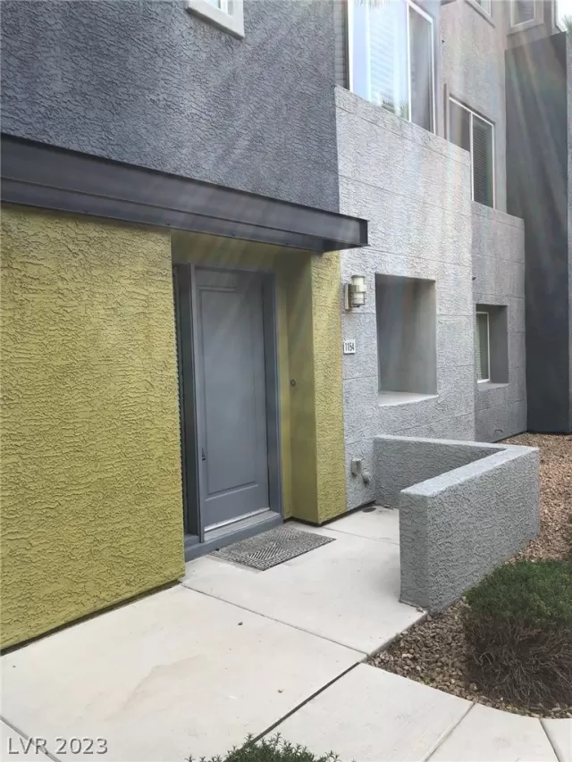 MLS: 2464535 Condo For Sale