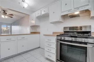 Photo #2: 2464551 Listing 