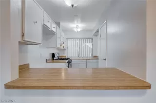 Photo #6: 2464551 Listing 