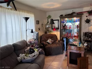 Photo #1: 2464556 Listing