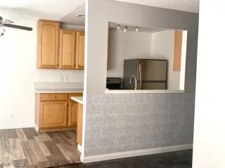 Photo #3: 2464570 Listing 