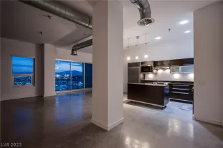 Photo #2: 2464599 Listing 