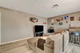 Photo #4: 2464600 Listing 