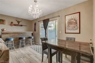 Photo #5: 2464600 Listing 