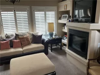 Photo #5: 2464606 Listing 