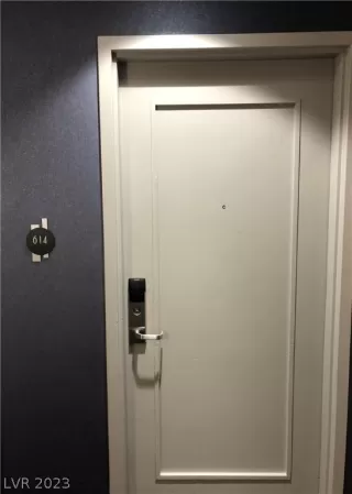 Photo #3: 2464610 Listing