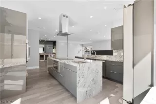 Photo #6: 2464614 Listing 