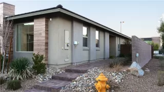 Photo #2: 2464620 Listing 