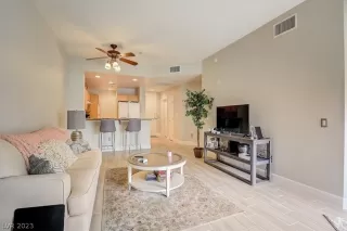 Photo #3: 2464623 Listing 