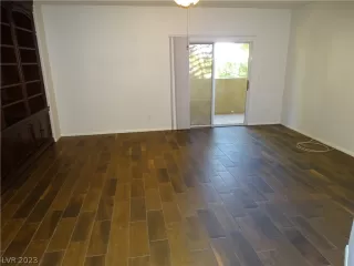 Photo #5: 2464645 Listing 