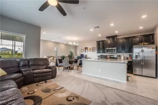 Photo #2: 2464658 Listing