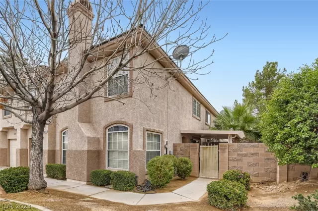 MLS: 2464672 Condo For Sale