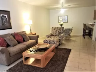 Photo #1: 2464681 Listing 