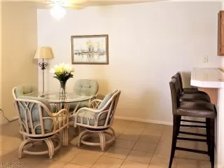 Photo #3: 2464681 Listing 