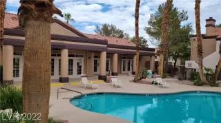 Photo #1: 2464685 Listing 