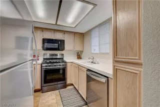 Photo #3: 2464692 Listing 