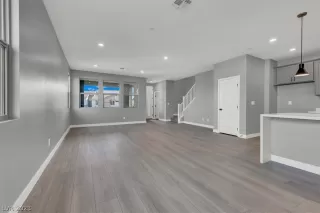 Photo #5: 2464693 Listing 