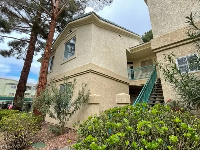 MLS: 2464700 Condo For Sale