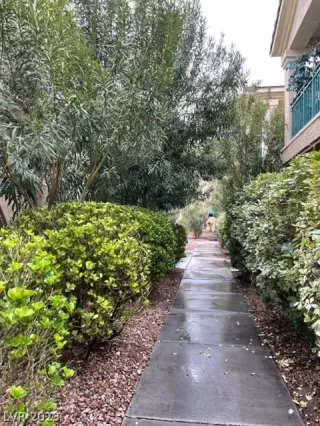 Photo #2: 2464700 Listing