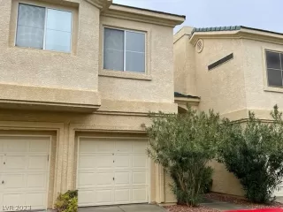 Photo #4: 2464700 Listing