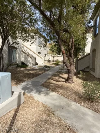 Photo #2: 2464717 Listing 