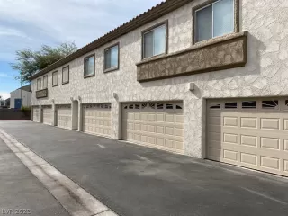 Photo #6: 2464717 Listing 