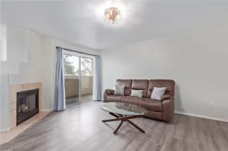 Photo #3: 2464723 Listing