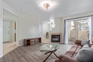 Photo #4: 2464723 Listing