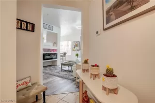 Photo #2: 2464735 Listing