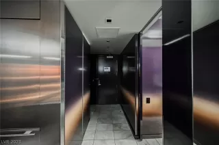 Photo #3: 2464814 Listing