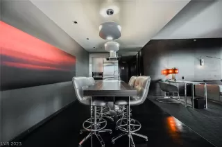 Photo #6: 2464814 Listing