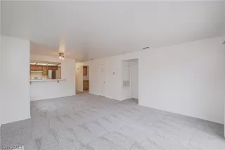 Photo #3: 2464822 Listing 