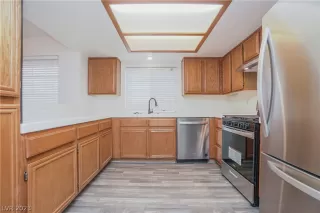 Photo #4: 2464822 Listing 