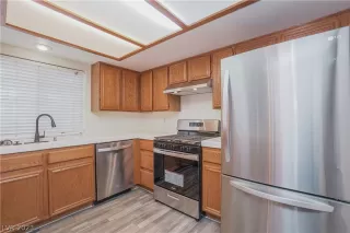 Photo #5: 2464822 Listing 