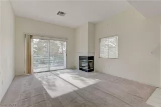 Photo #3: 2464853 Listing