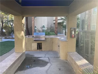 Photo #6: 2464867 Listing