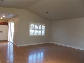 Photo #5: 2464869 Listing 