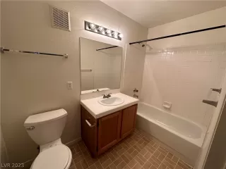 Photo #3: 2464870 Listing 