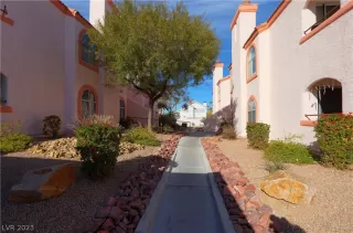 Photo #2: 2464872 Listing 