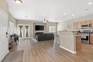 Photo #5: 2464875 Listing